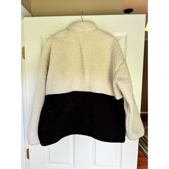Black and Cream New Balance Two Tone Pullover Fleece, Zip Detail, Size XL - Picture 2 of 3